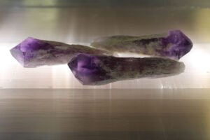 Ametist raakakivi kärki 60-75mm