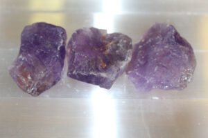 Ametisti lohkopalat 30-40mm